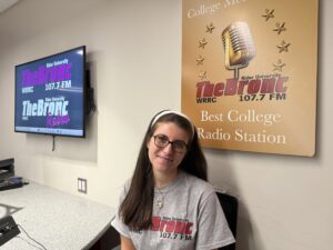 Juliet posing in the studio